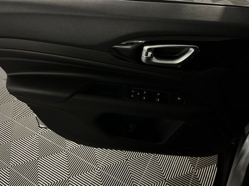 Certified 2025 Jeep Compass Latitude w/ Altitude Special Edition image 24