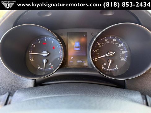 Used 2020 Toyota C-HR LE FWD image 19