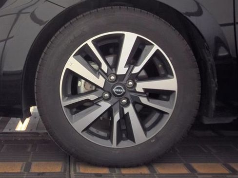 Used 2025 Nissan Versa SV FWD image 7