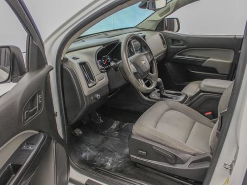 Used 2017 Chevrolet Colorado W/T RWD image 14