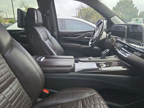 Used 2023 Cadillac Escalade ESV Sport Platinum AWD/4WD image 5