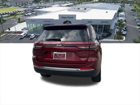 Certified 2024 Jeep Grand Cherokee Laredo X AWD/4WD image 21