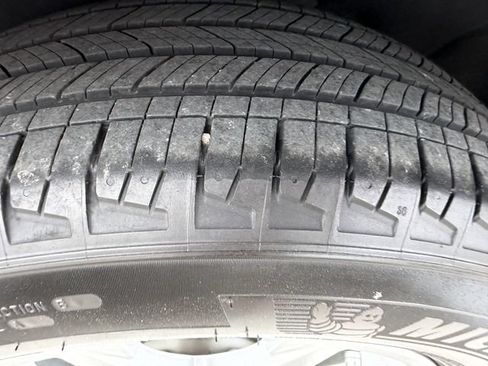 Used 2023 Chevrolet Equinox LT FWD image 36