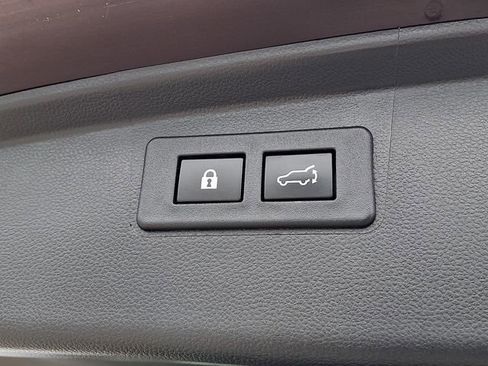 Used 2023 Subaru Outback Touring XT AWD/4WD image 31