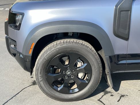 Used 2023 Land Rover Defender 110 X-Dynamic SE AWD/4WD image 13