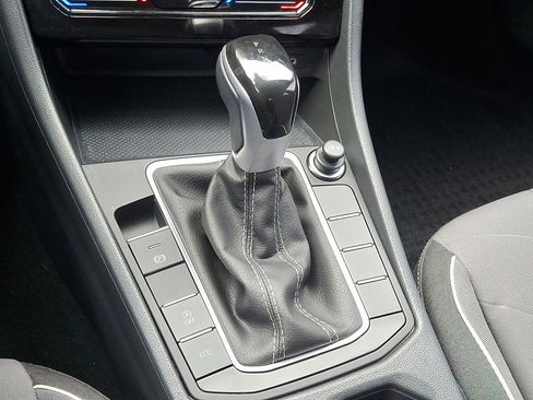 Used 2025 Volkswagen Jetta Sport image 29