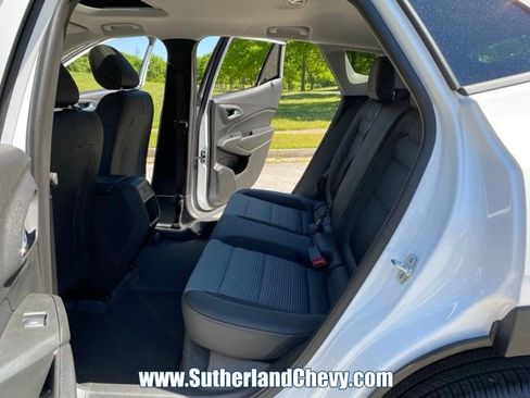 New 2026 Chevrolet Trax LT w/ Sunroof Package FWD image 31