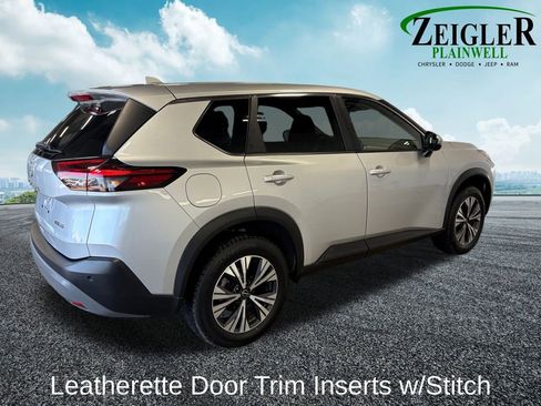 Used 2022 Nissan Rogue SV AWD/4WD image 9
