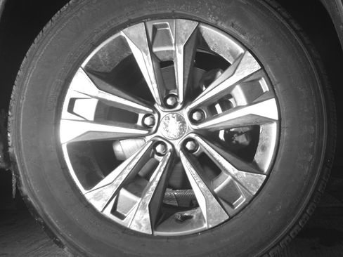 Used 2025 Chevrolet Equinox LT FWD image 13