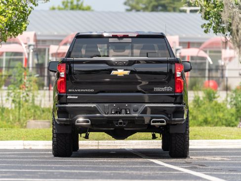 Used 2025 Chevrolet Silverado 1500 High Country w/ Technology Package AWD/4WD image 48
