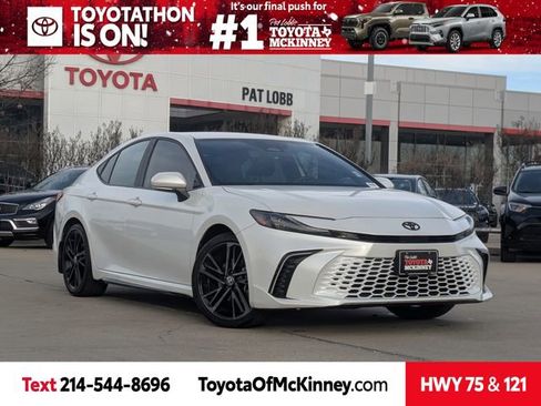 Used 2025 Toyota Camry XSE image 1