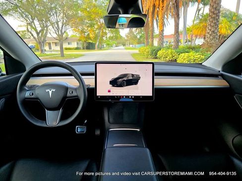 Used 2022 Tesla Model Y Long Range image 6
