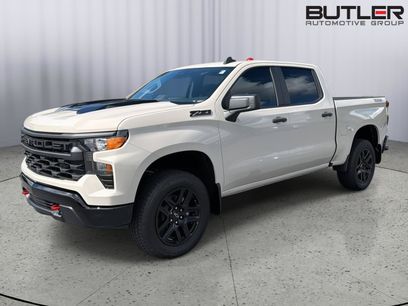 New 2026 Chevrolet Silverado 1500 Custom Trail Boss w/ LPO, Dark Essentials Package