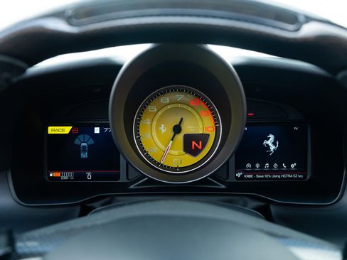 Used 2022 Ferrari F8 Tributo RWD image 12