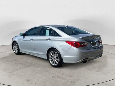 Used 2013 Hyundai Sonata SE w/ Navigation & Sunroof Pkg image 3