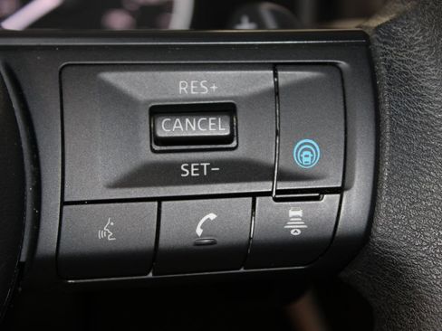 Used 2024 Nissan Rogue SV AWD/4WD image 37