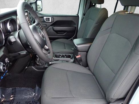 Used 2023 Jeep Wrangler Unlimited w/ 8.4" Radio Group image 10