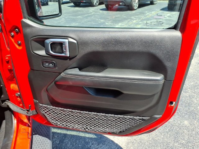 Used 2023 Jeep Wrangler Unlimited Sahara w/ LED Lighting Group AWD/4WD image 28