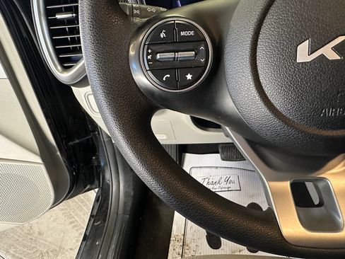 Used 2023 Kia Soul LX FWD image 11