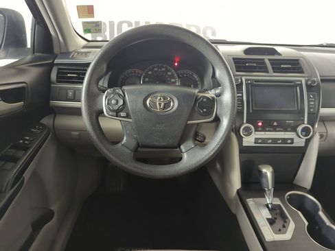 Used 2012 Toyota Camry LE FWD image 11