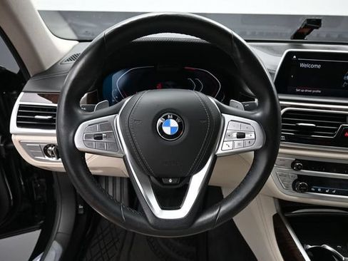 Used 2022 BMW 750i xDrive w/ Luxury Rear Seating Package AWD/4WD image 17
