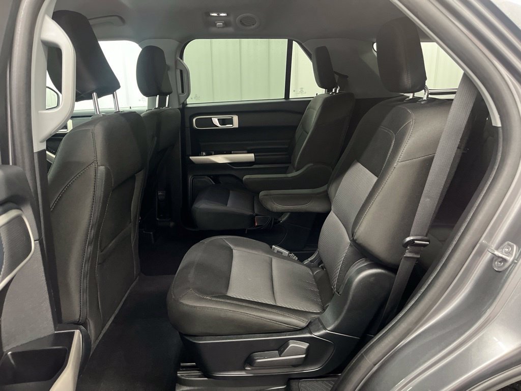 Used 2023 Ford Explorer XLT AWD/4WD image 14