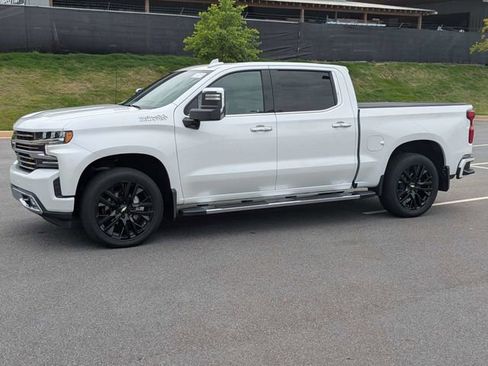 Used 2021 Chevrolet Silverado 1500 High Country w/ Technology Package AWD/4WD image 9