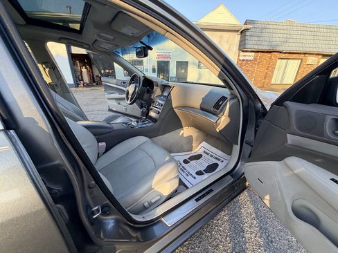 Used 2013 INFINITI G37 x Sedan w/ Premium Pkg image 14