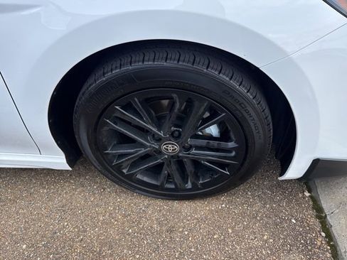 Used 2026 Toyota Camry SE w/ Convenience Package image 3