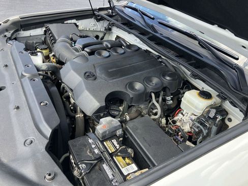 Used 2013 Toyota 4Runner Limited image 38