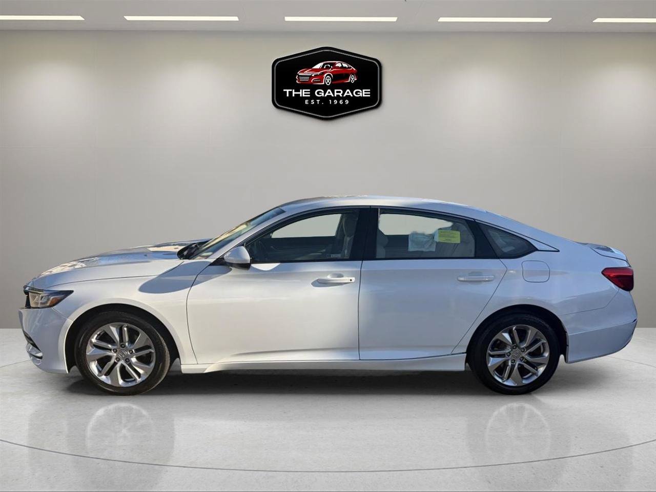 Used 2018 Honda Accord LX image 2