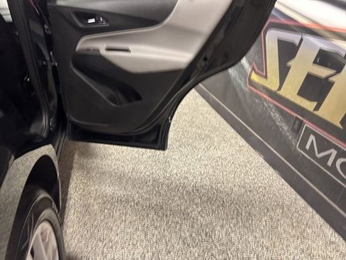 Used 2023 Chevrolet Equinox LT image 23