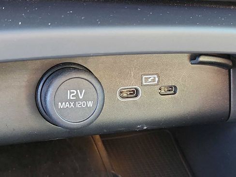 Certified 2023 Volvo XC40 B5 Plus w/ Protection Package Premier AWD/4WD image 24