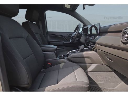 Used 2024 Chevrolet Colorado Trail Boss AWD/4WD image 19