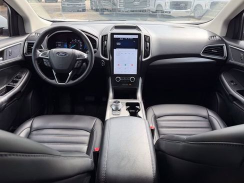 Used 2024 Ford Edge SEL w/ Convenience Package image 16