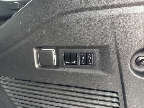 Used 2021 Chevrolet Tahoe Z71 w/ Z71 Signature Package image 13