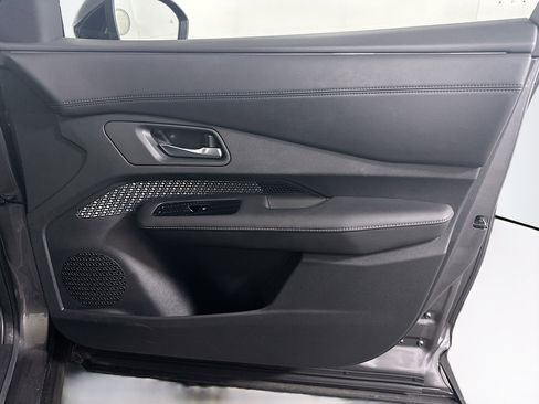 Used 2023 Nissan Ariya FWD image 33