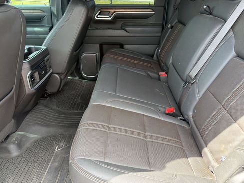 Used 2024 Chevrolet Silverado 2500 High Country w/ Technology Package AWD/4WD image 24