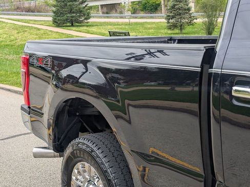 Used 2021 Ford F250 XLT w/ XLT Premium Package AWD/4WD image 27