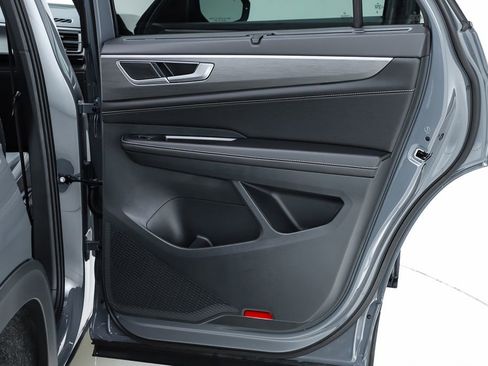 New 2026 Volkswagen Atlas Cross Sport SE image 31