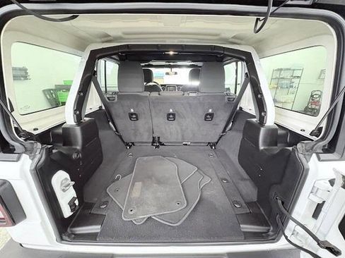 Used 2018 Jeep Wrangler Unlimited Sport S image 13