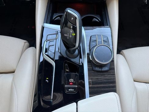 Used 2023 BMW 530i w/ Premium Package RWD image 16
