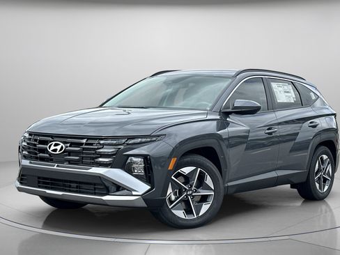 Certified 2026 Hyundai Tucson SEL Plus FWD image 2