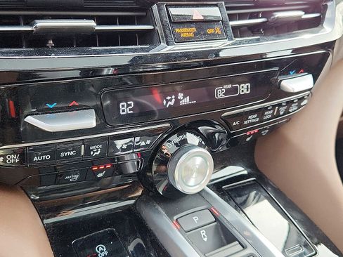 Used 2023 Acura MDX SH-AWD w/ Technology Package image 14