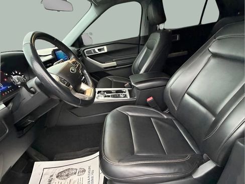 Certified 2022 Ford Explorer XLT w/ Equipment Group 202A image 12