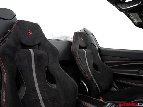 Used 2023 Ferrari F8 Tributo RWD image 42