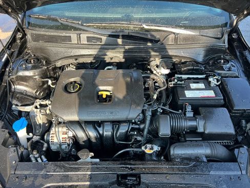 Used 2022 Kia Forte LXS FWD image 32