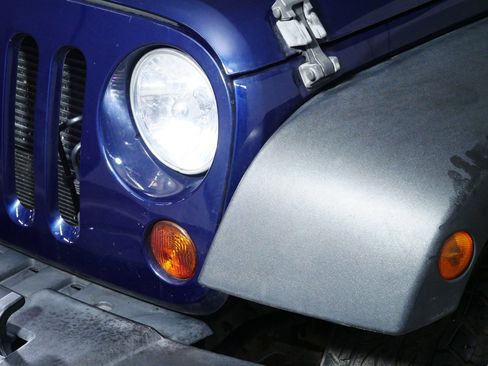 Used 2013 Jeep Wrangler Unlimited Sport image 16