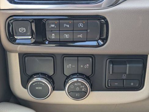 New 2026 GMC Yukon XL Denali w/ Denali Reserve Package RWD image 25