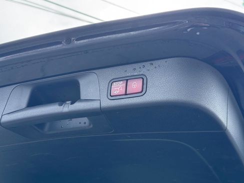 Used 2021 Mercedes-Benz GLB 35 AMG 4MATIC image 9